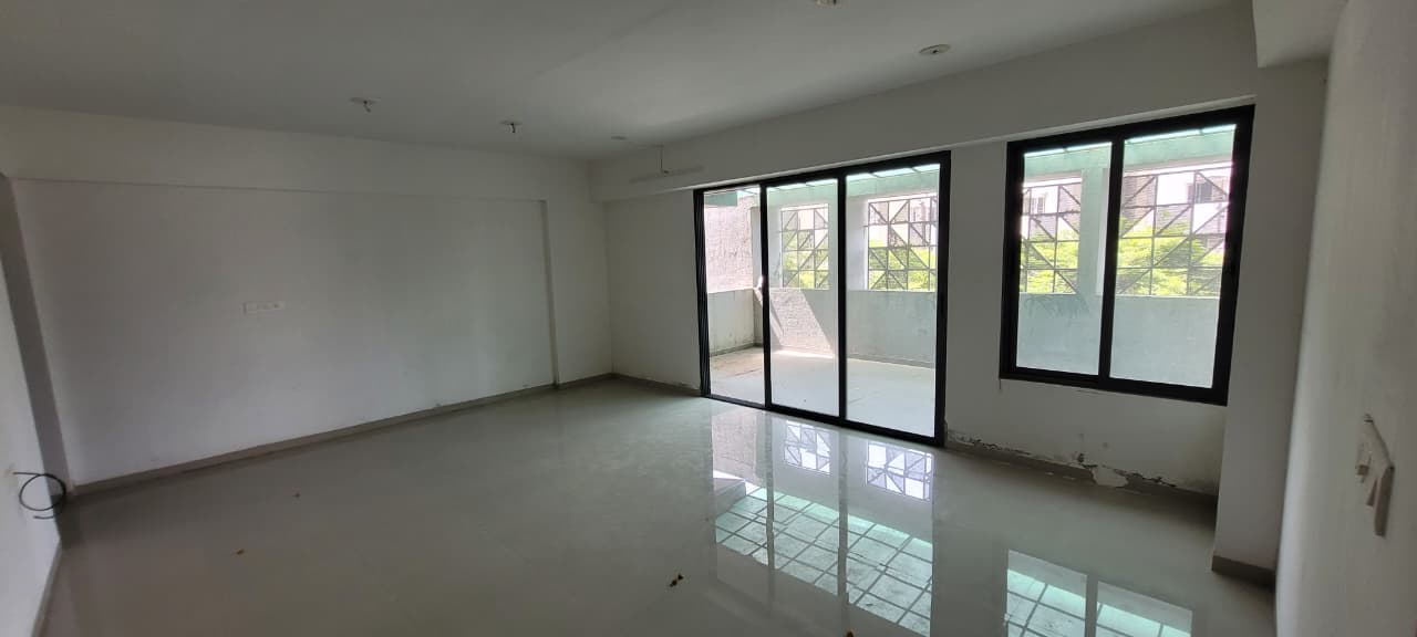 WhatsApp Image 2025-10-12 at 10.50.22 (3)